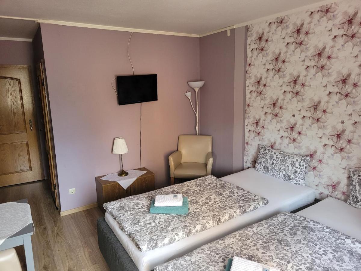 Hotel Und Pension Al Dente Nunchritz Bagian luar foto