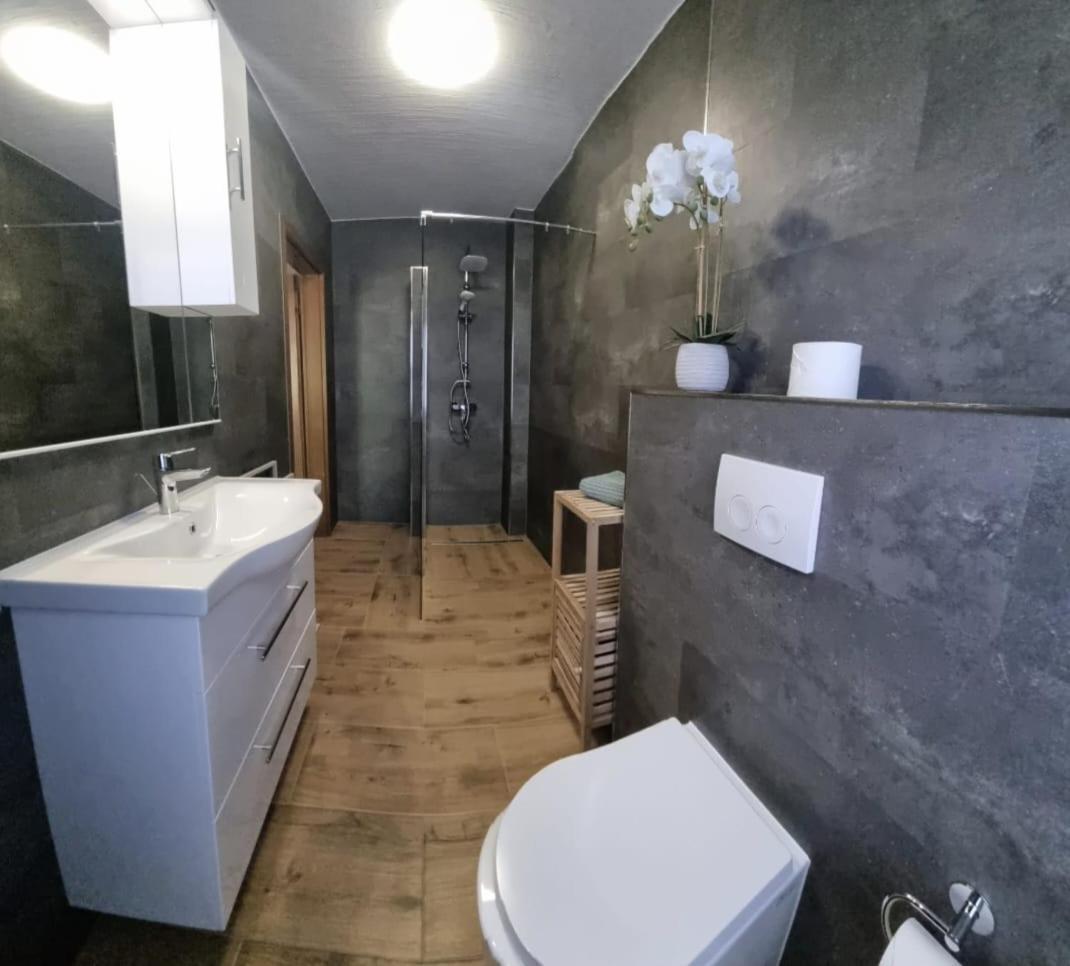 Hotel Und Pension Al Dente Nunchritz Bagian luar foto